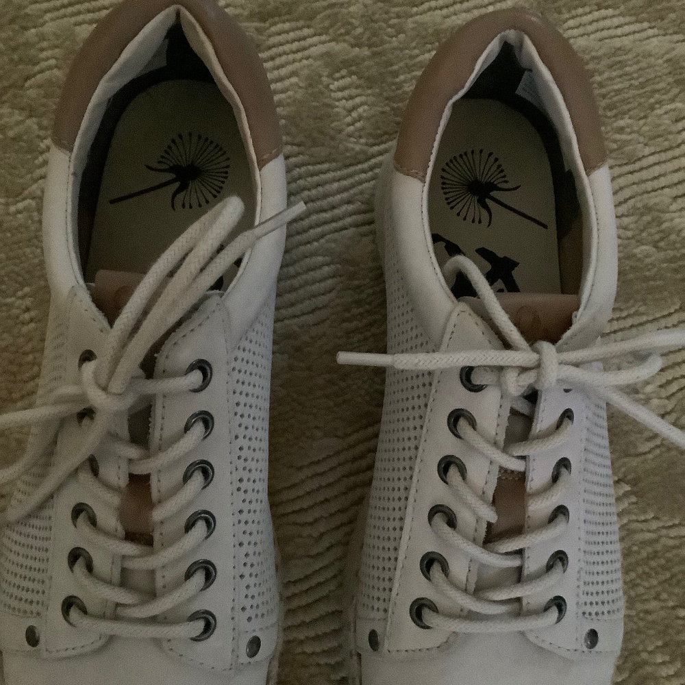 Shoe - Picture 5 of 6